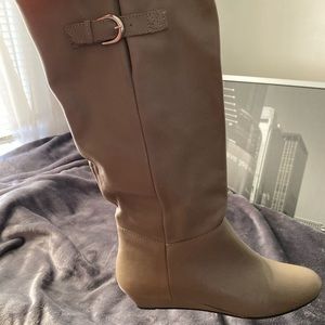 Steven by Steve Madden Intyce grey boot